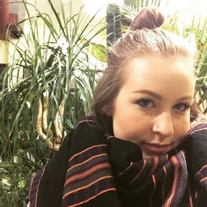 Meet your Posher, Zoe